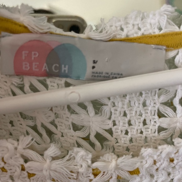 Cover up - Picture 3 of 3